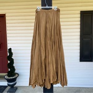 Vintage khaki pleated full maxi skirt. Size Small
